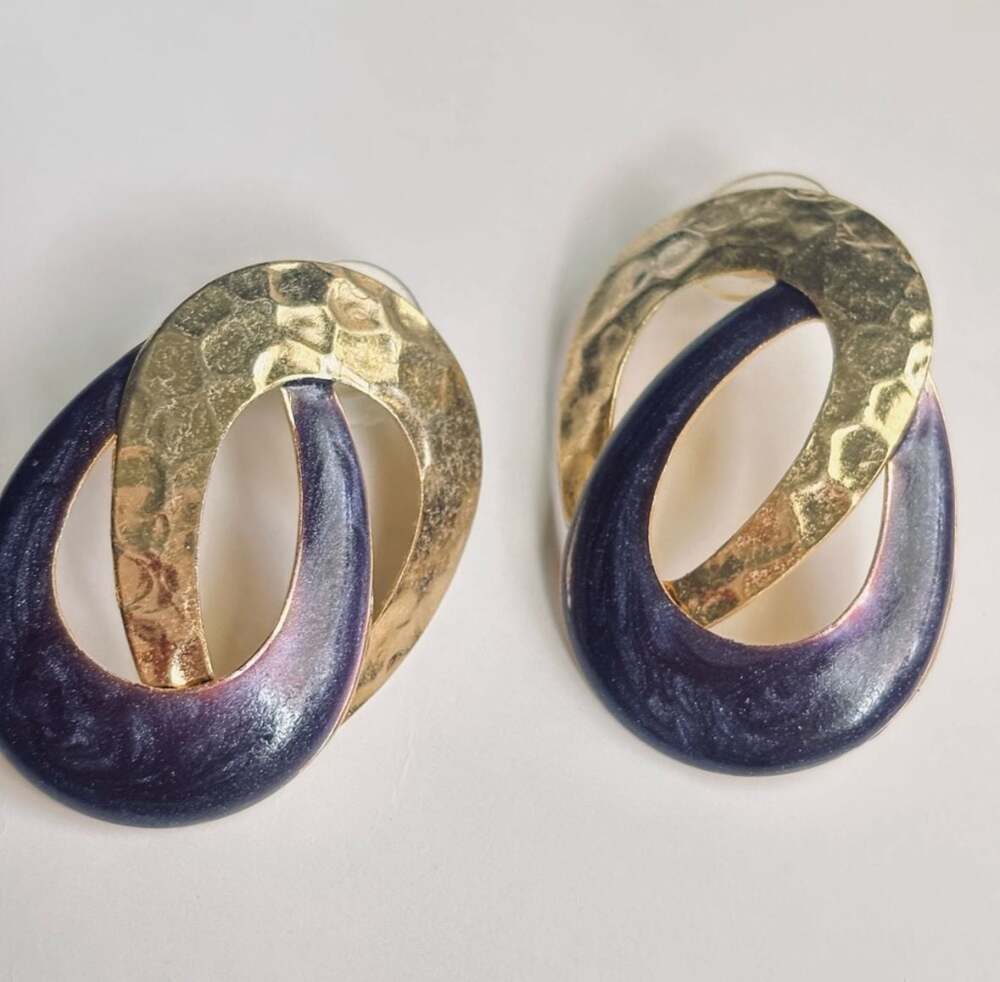 Vintage Intertwined Oval Earrings Hammered Gold Tone Purple Enamel Post Earrings
